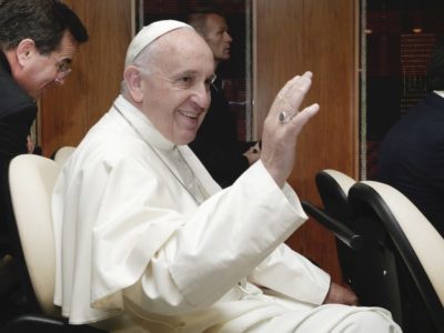 Pope Francis will visit Nagasaki on November 24. The kind-hearted Tarumi Violinists have performed at homes for nuclear survivors in this city.